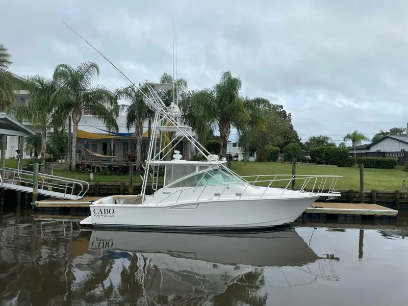Slide: The Image of Cabo Express 35 - Reelistic - Profile 2001 Cabo 35 Express - Reelistic - 4008148