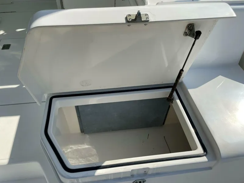 Slide: The Image of Cabo Express 35 - Reelistic - Bait Freezer 2001 Cabo 35 Express - Reelistic - 4008173