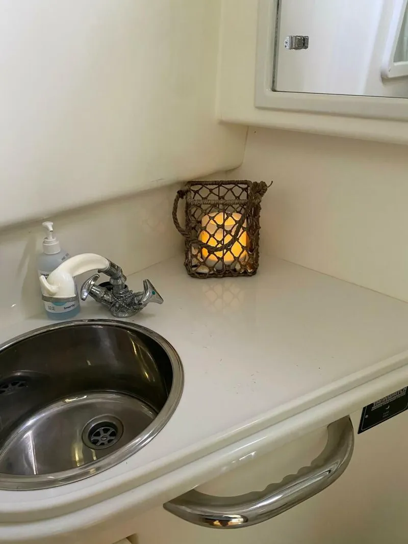 Slide: The Image of Cabo Express 35 - Reelistic - Vanity 2001 Cabo 35 Express - Reelistic - 4008200