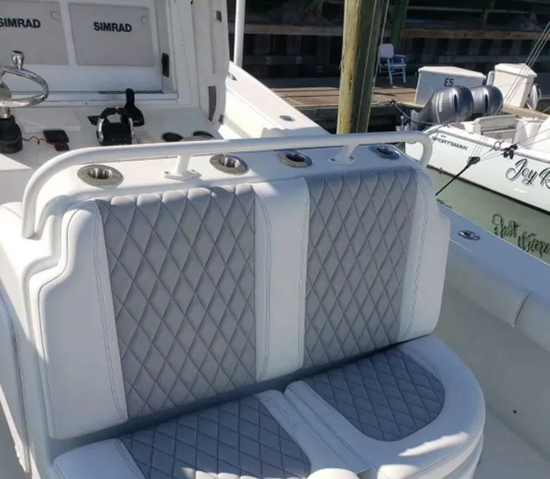 Slide: The Image of Yellowfin Center Console 2009 - 4009086