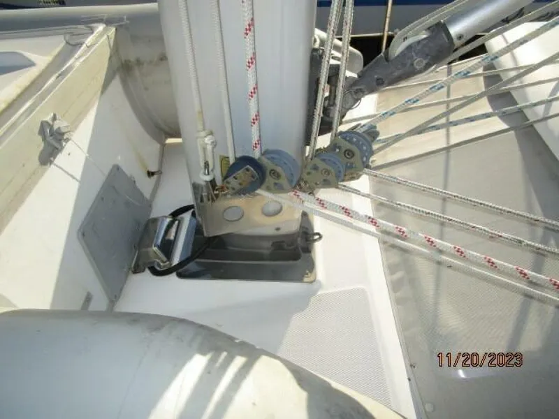 Slide: The Image of 41' Hunter mast base - 4022596