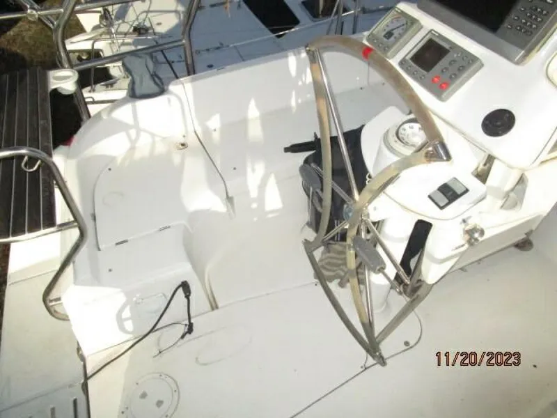 Slide: The Image of 41' Hunter cockpit port - 4022566