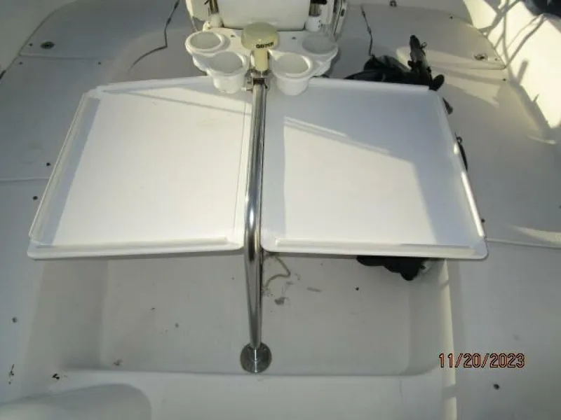 Slide: The Image of 41' Hunter cockpit table - 4022569