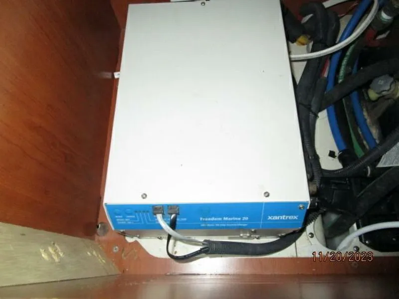 Slide: The Image of 41' Hunter inverter - 4022589