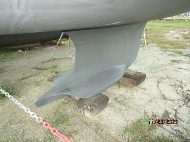 Slide: The Image of 41' Hunter keel2 - 4022592