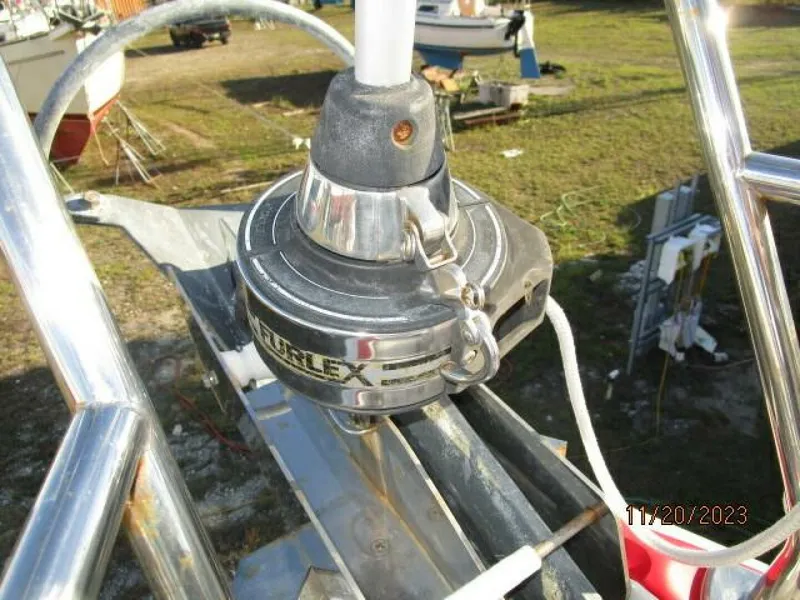 Slide: The Image of 41' Hunter roller furler - 4022614