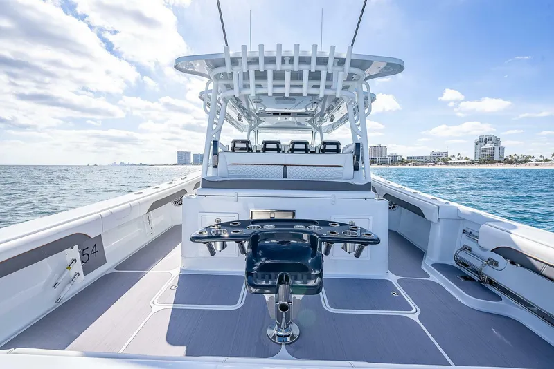 Slide: The Image of Yellowfin 54 Offshore 2024 - 4024750