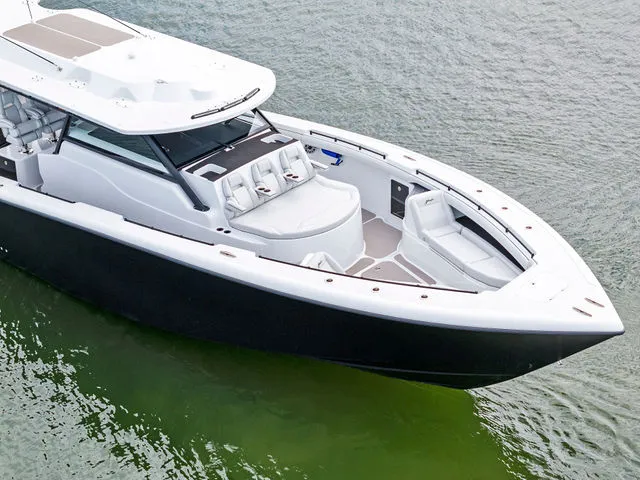 Slide: The Image of Yellowfin 54 Offshore 2024 - 53