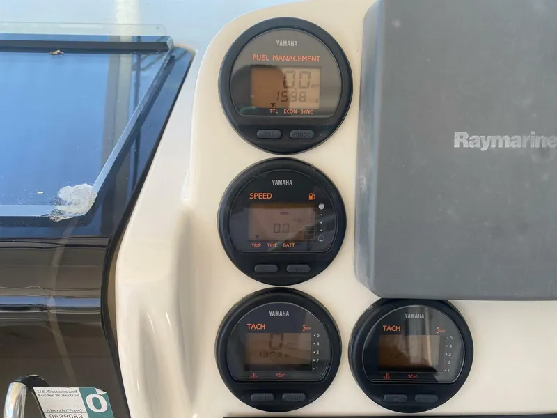 Slide: The Image of Pursuit 3070 Offshore Express 2004 - 4027391