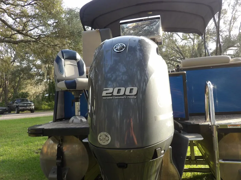 Slide: The Image of Avalon 2385 Catalina QL SWS 2020 - 4028359