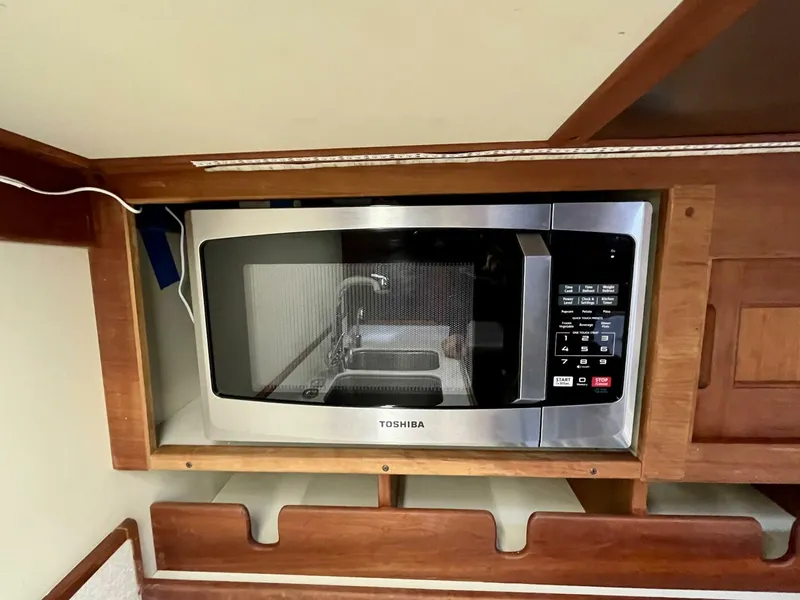 Slide: The Image of Valiant V-50 2010 - 4029672