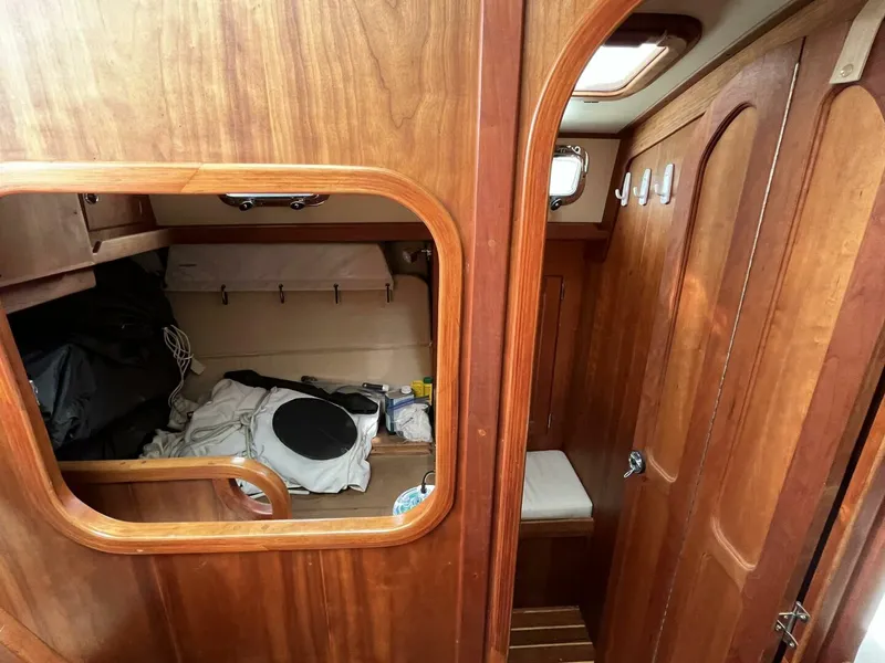 Slide: The Image of Valiant V-50 2010 - 4029674