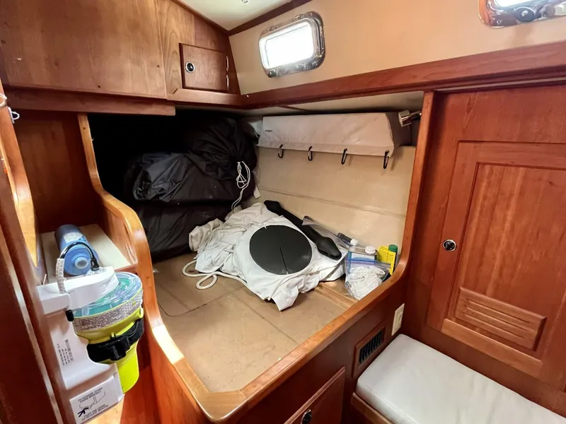 Slide: The Image of Valiant V-50 2010 - 4029675