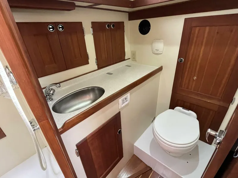 Slide: The Image of Valiant V-50 2010 - 4029681