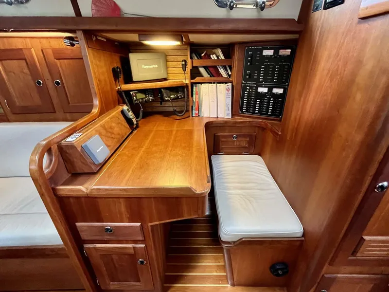 Slide: The Image of Valiant V-50 2010 - 4029682