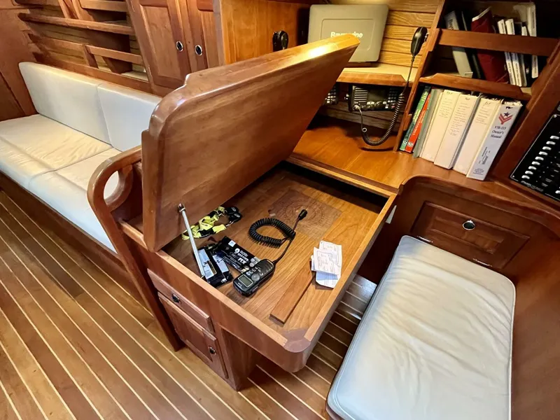 Slide: The Image of Valiant V-50 2010 - 4029684