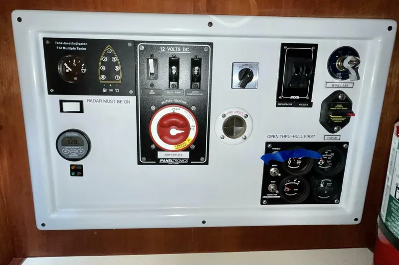 Slide: The Image of Valiant V-50 2010 - 4029688