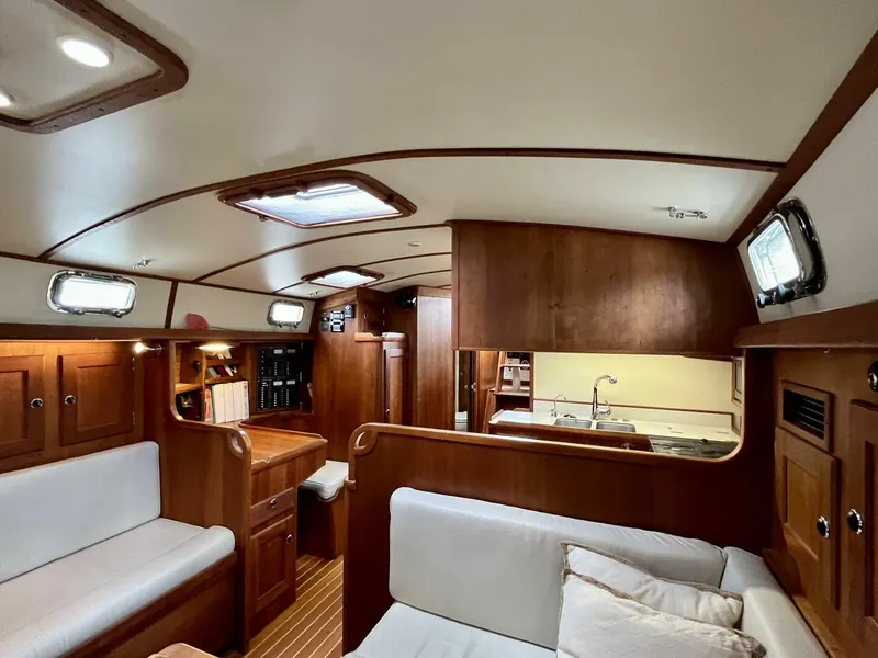 Slide: The Image of Valiant V-50 2010 - 4029664