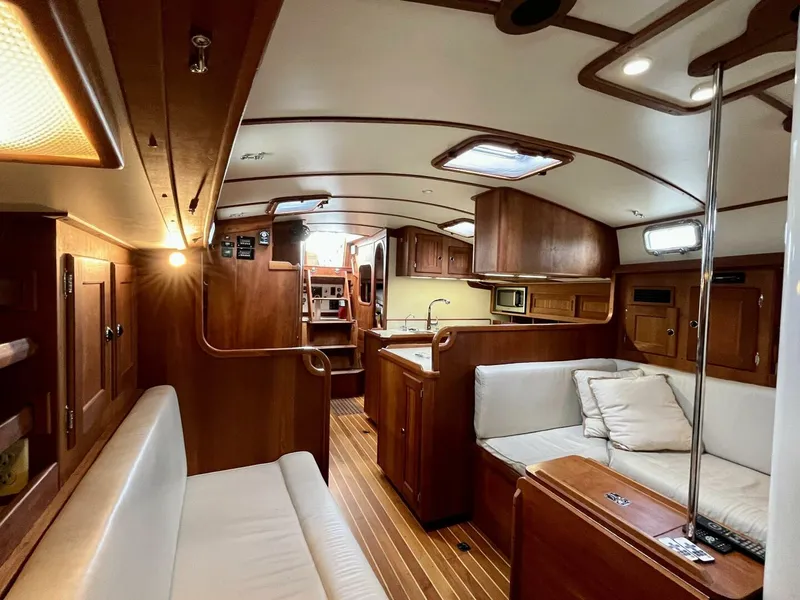 Slide: The Image of Valiant V-50 2010 - 4029665