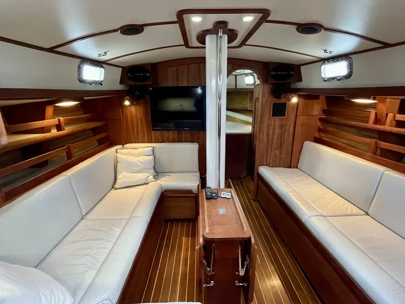 Slide: The Image of Valiant V-50 2010 - 4029666