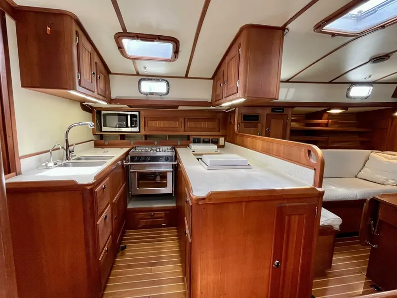 Slide: The Image of Valiant V-50 2010 - 4029668