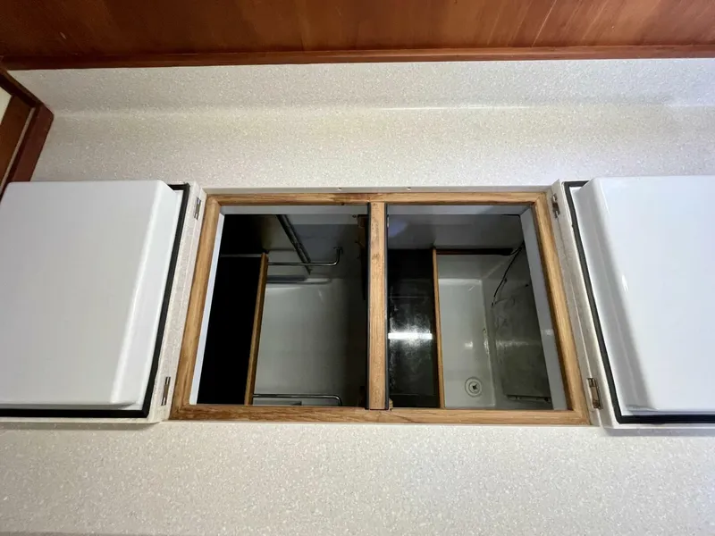 Slide: The Image of Valiant V-50 2010 - 4029670