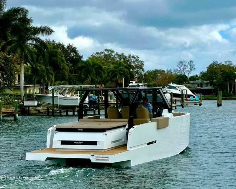 Slide: The Image of De Antonio D34 Xplorer 2022 - 4030442