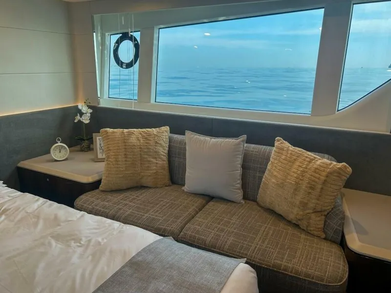 Slide: The Image of Fairline Squadron 68 2024 - 4424731