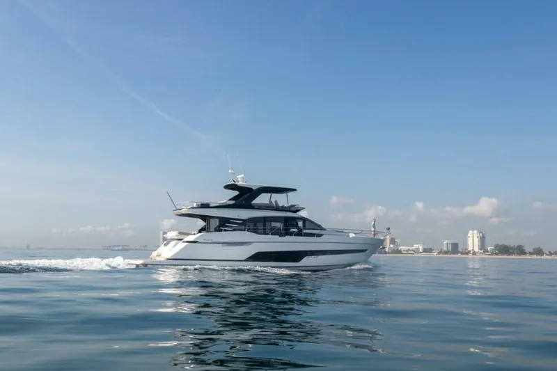 Slide: The Image of Fairline Squadron 68 2024 - 4424700