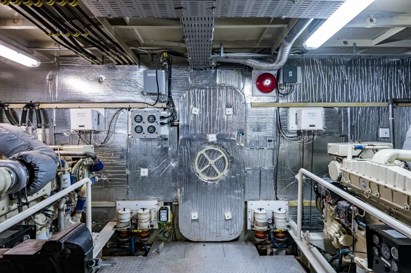 Slide: The Image of Ocean Voyager 95 Expedition 2013 - 8037449