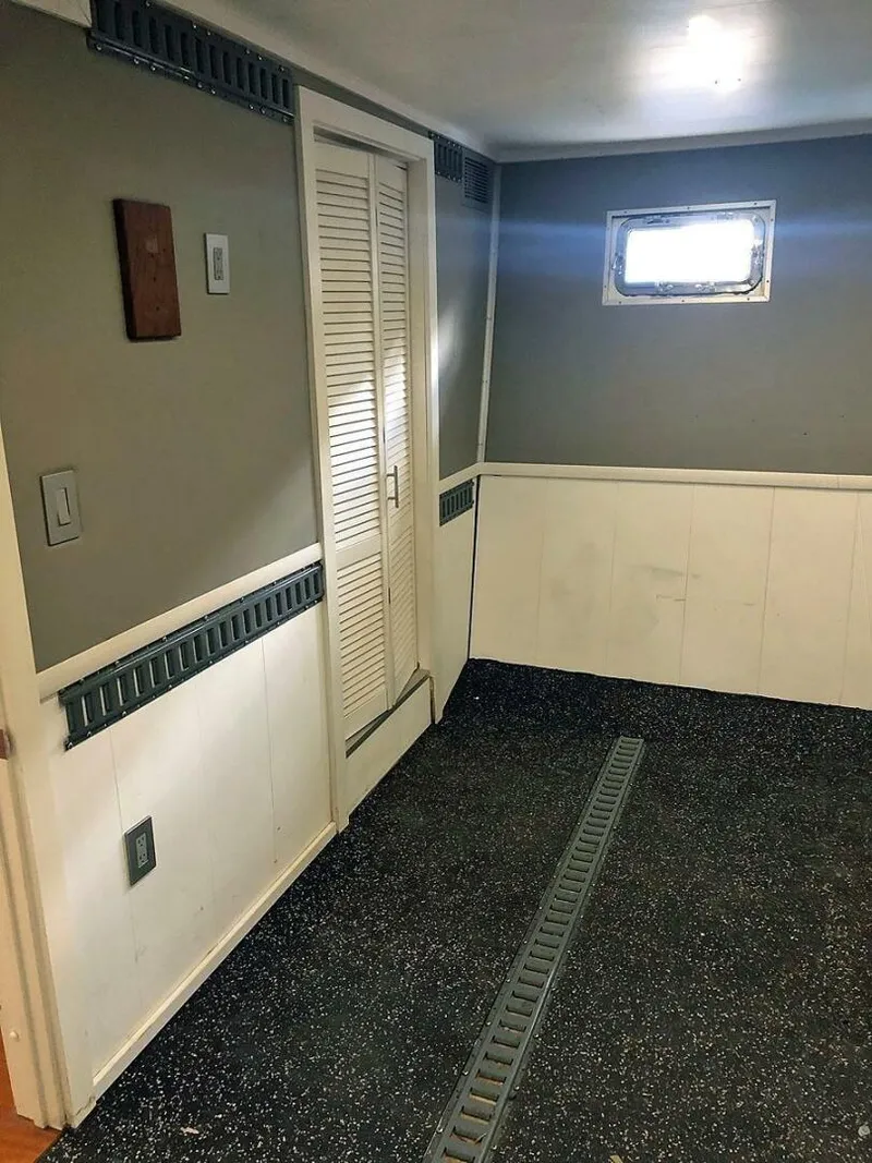 Slide: The Image of Ocean Voyager 95 Expedition 2013 - 4031869