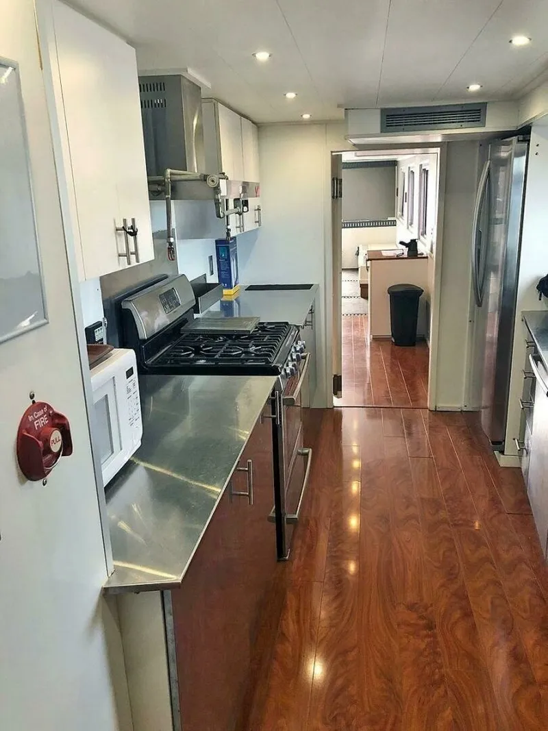 Slide: The Image of Ocean Voyager 95 Expedition 2013 - 7667632