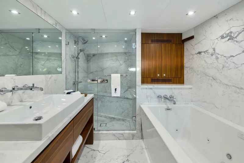 Slide: The Image of Sunseeker 34M 2011 - 4031993