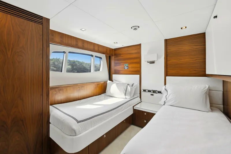 Slide: The Image of Sunseeker 34M 2011 - 4032007