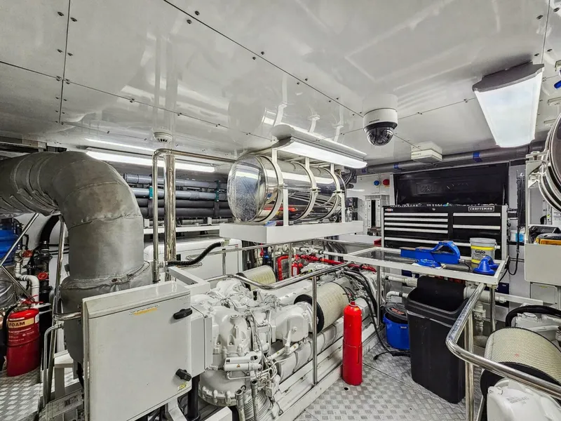 Slide: The Image of Sunseeker 34M 2011 - 4032013