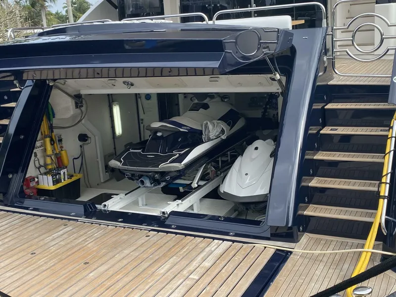 Slide: The Image of Sunseeker 34M 2011 - 4032017