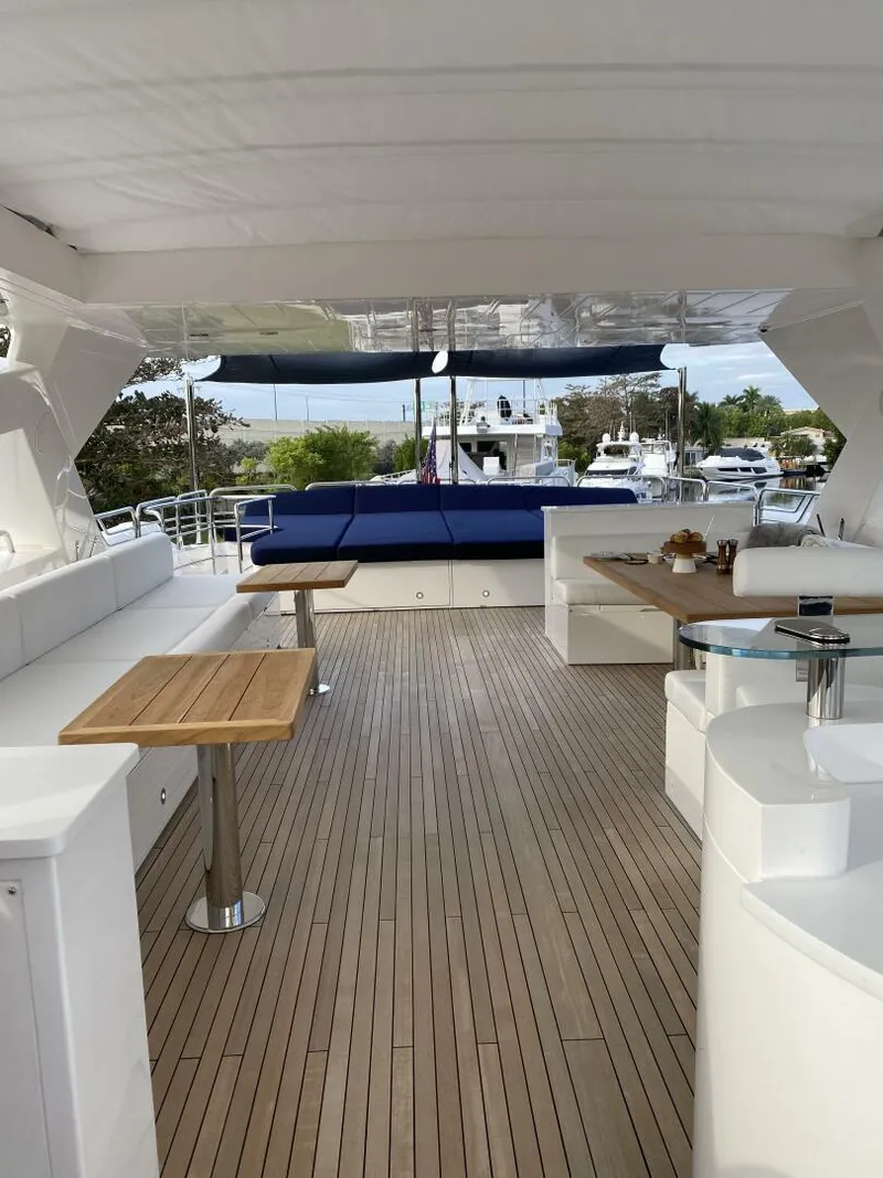 Slide: The Image of Sunseeker 34M 2011 - 4032020