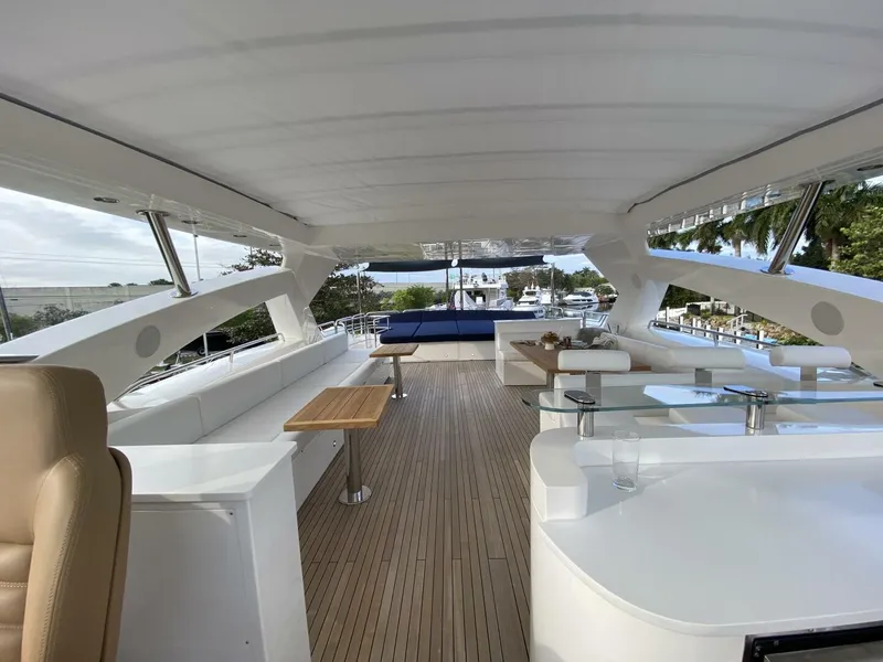 Slide: The Image of Sunseeker 34M 2011 - 4032021