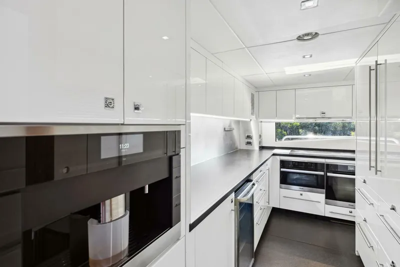 Slide: The Image of Sunseeker 34M 2011 - 4031985