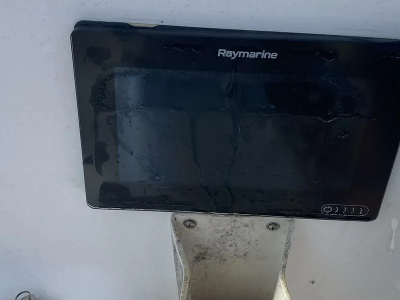 Slide: The Image of Hunter 30-2 1989 - 4038951