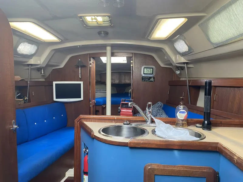 Slide: The Image of Hunter 30-2 1989 - 4038932