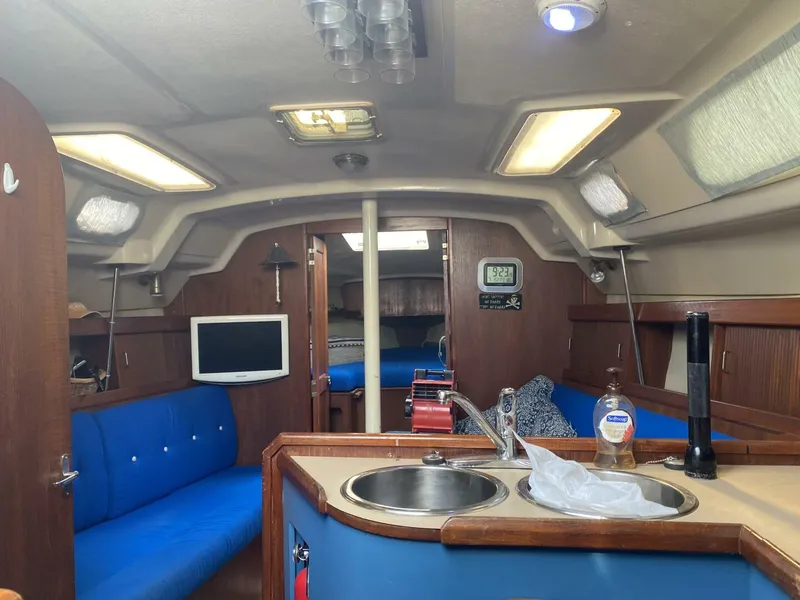 Slide: The Image of Hunter 30-2 1989 - 4038933