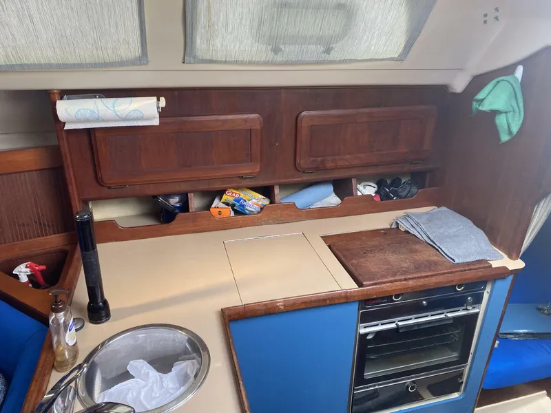 Slide: The Image of Hunter 30-2 1989 - 4038936