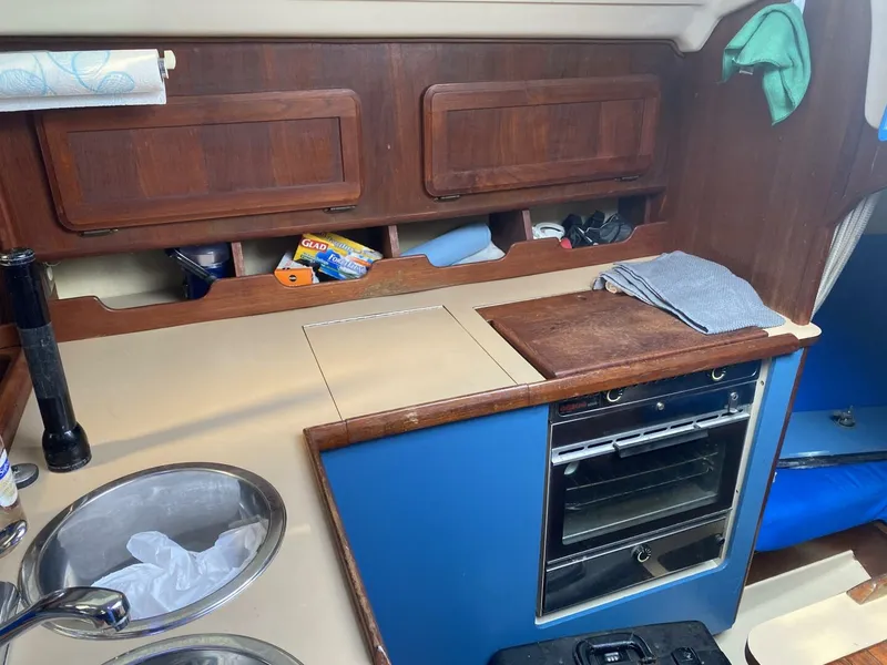 Slide: The Image of Hunter 30-2 1989 - 4038935