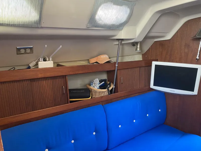 Slide: The Image of Hunter 30-2 1989 - 4038939