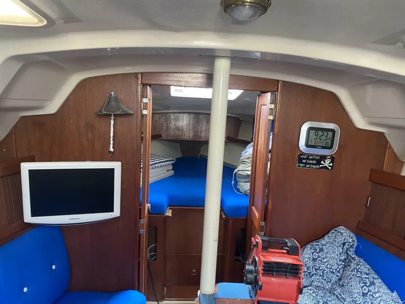 Slide: The Image of Hunter 30-2 1989 - 4038938