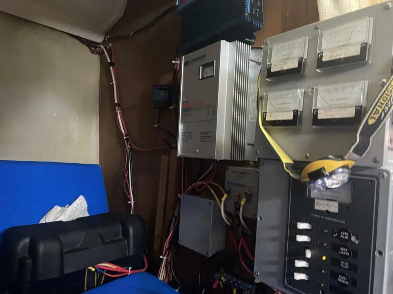 Slide: The Image of Hunter 30-2 1989 - 4038928