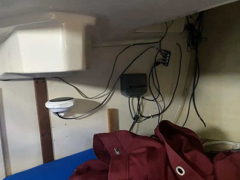 Slide: The Image of Hunter 30-2 1989 - 4038931