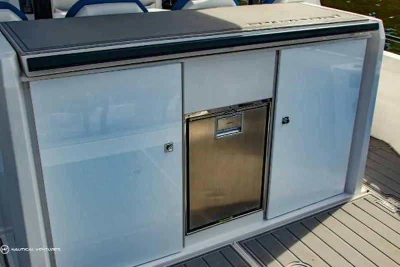 Slide: The Image of Axopar 37 Sun Top 2019 - 4039716