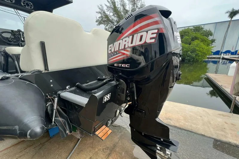 Slide: The Image of Zodiac Milpro Hurricane Custom 2014 - 4040128